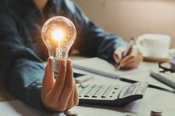 引导学生运用什么的思想,推导平行四边形